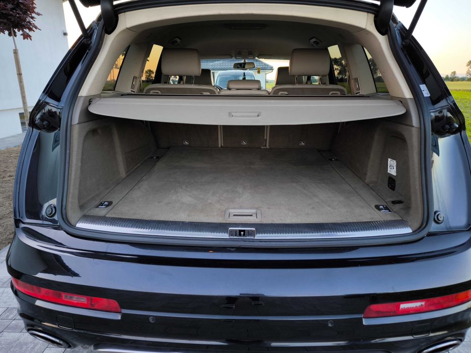 Samochód Audi Q7