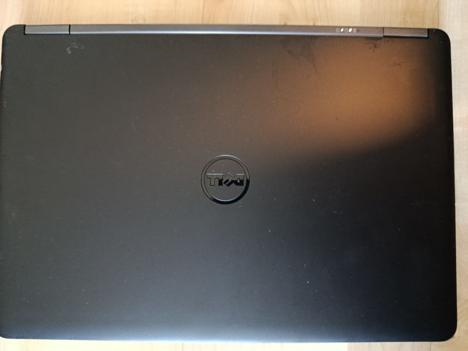 Laptop Dell E7450 i5.  4/500 GB