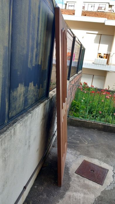 Porta com isolamento térmico