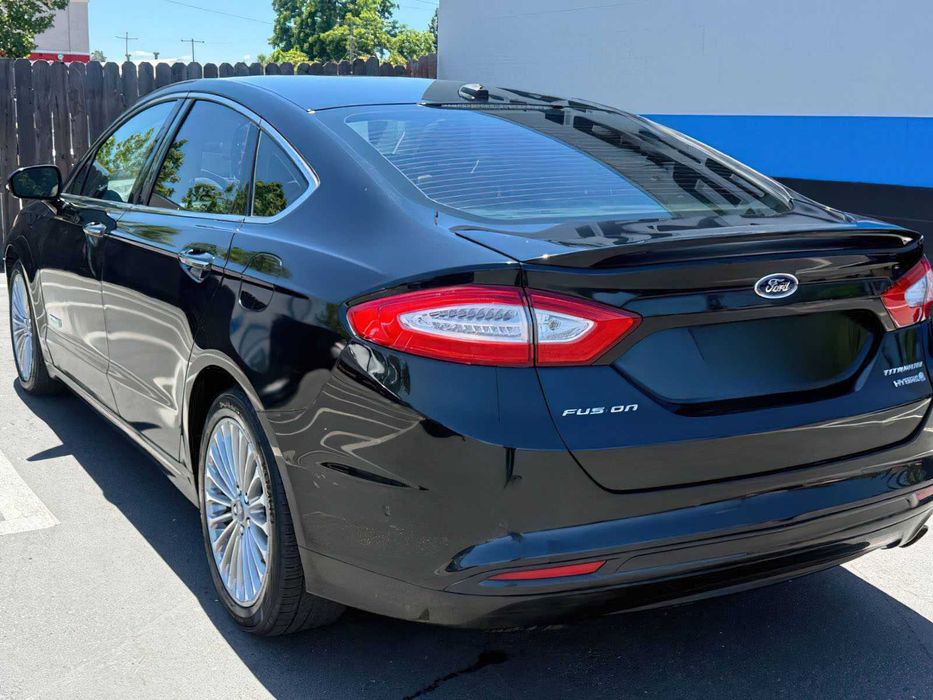 Ford Fusion Titanium      2014