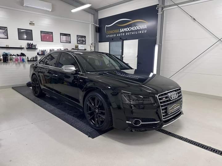 Audi S8 Plus 4.0 Quattro 605KM