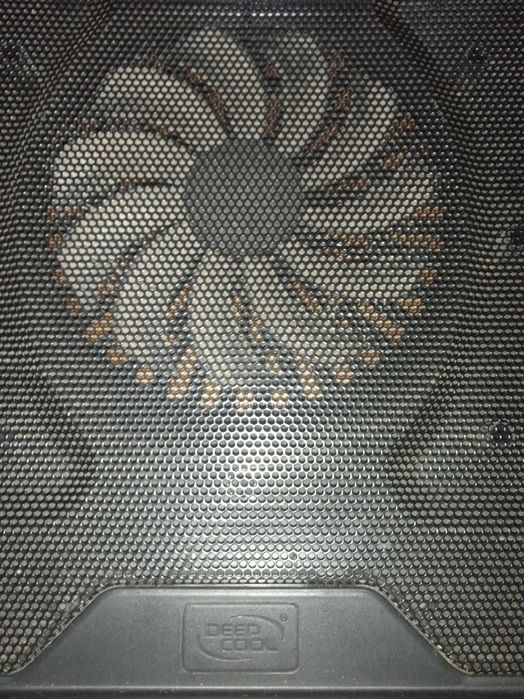 Охлаждающая подставка для ноутбука