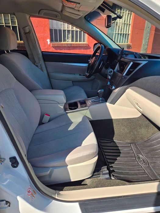 Subaru Outback 2.5i Limited      2013