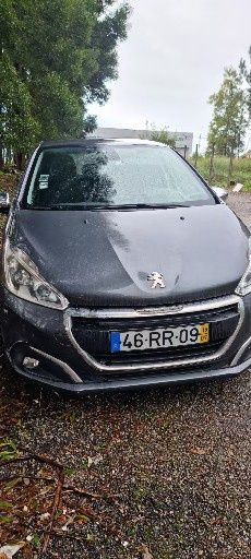 Peugeot 208 | 36.000KM | 1200CC | 110CV | ano e mês - Julho 2016 - 9500€