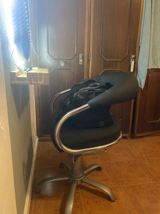 Cadeira de cabeleireiro Preta