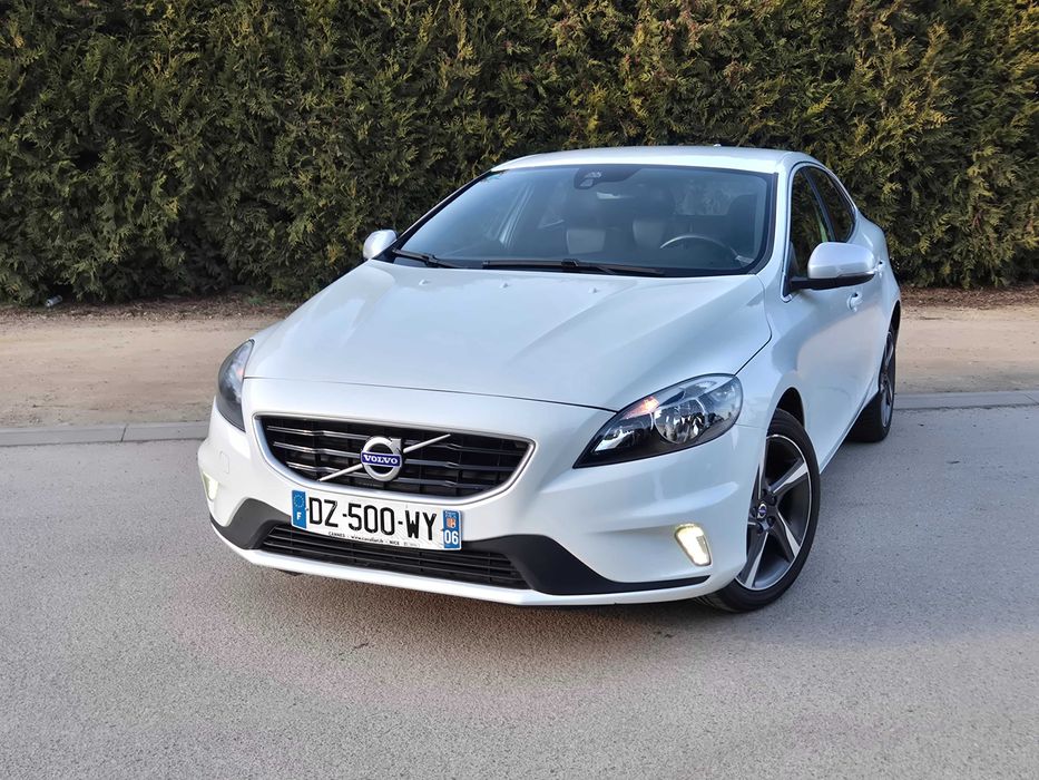 Volvo V40 D3 2.0D 150KM / R-Design / 2016 / NAVI / PDC / LED