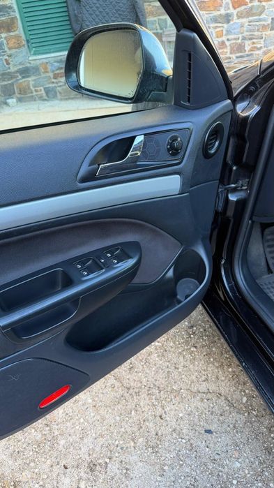 Škoda Octavia Break 2.0 TDI 136cv – Muito Bem Equipado