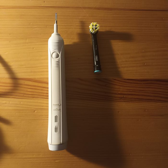 Szczoteczka elektryczna OralB