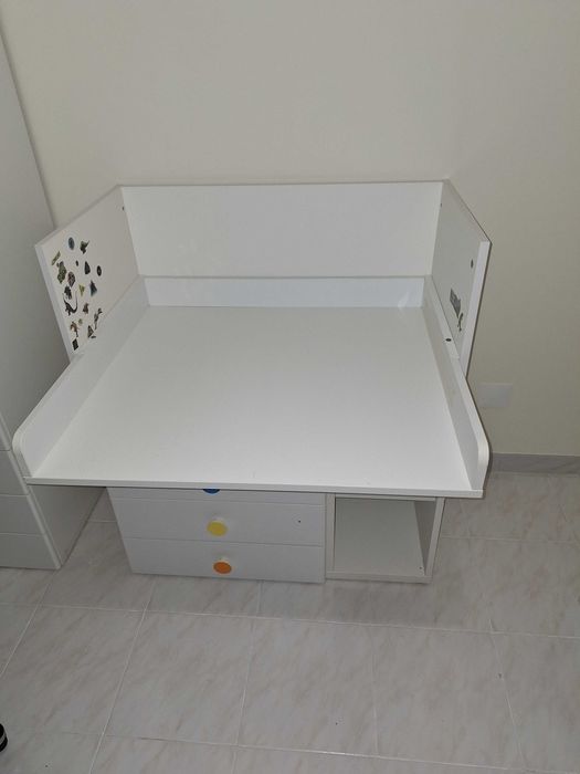 Doar: Secretária criança