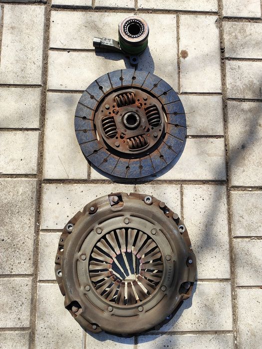 Продам комплект щеплення з вижимним підшипником Renault Traffic,Opel V