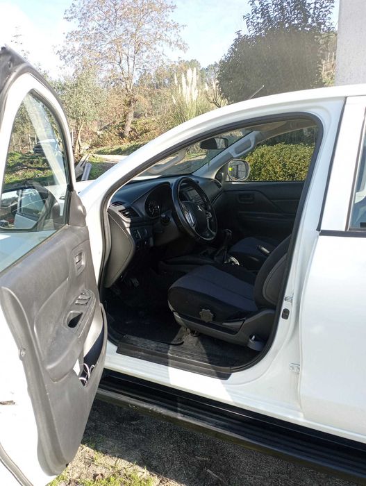 Carinha a venda Mitsubishi L200