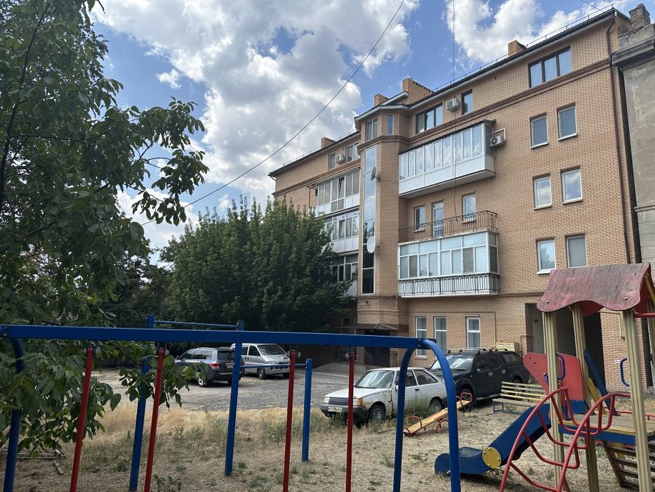 Продам 4х к.кв в новом сданном доме в центре города, ул. Никольская