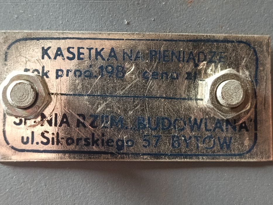 PRL. Kasetka metalowa na kosztowności.