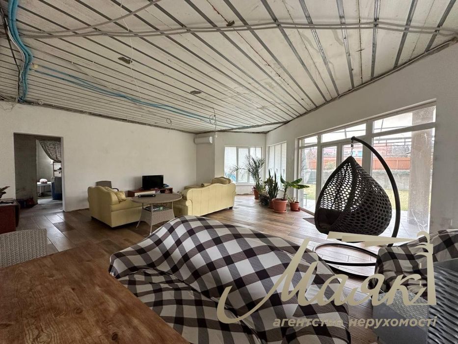 Затишний, ексклюзивний будинок в с-щі Володимирівське.