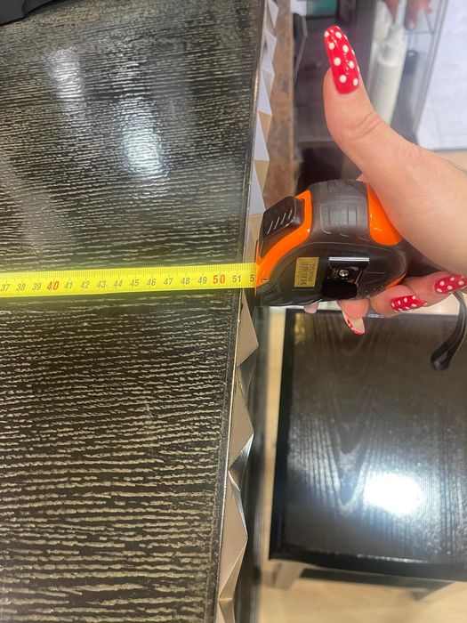 Bar/Receção         

•Medidas:
Largura 1,21
Comp