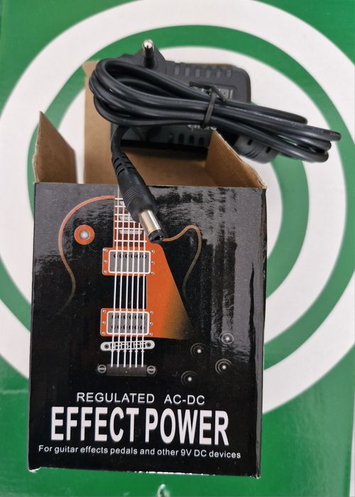 Fonte de alimentação para pedais de efeitos
