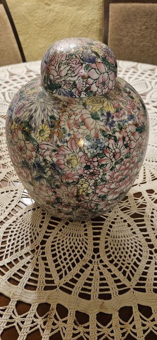 Jarro com tanpa de Macau