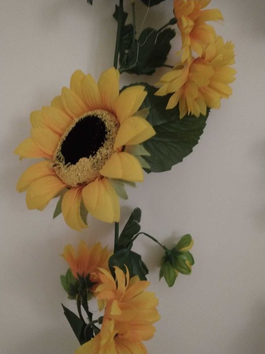 Girlandy z sztucznych słoneczników