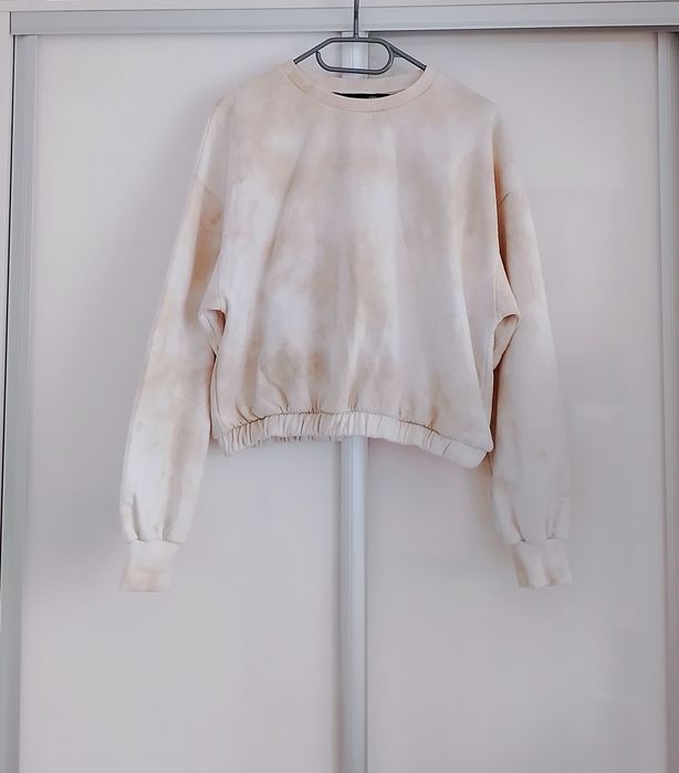 krótka bluza typu oversize z efektem tie-dye