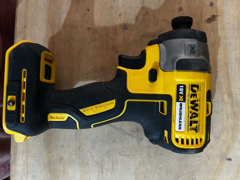 Berbequim de percussão DeWalt, Aparafusadora de impacto DeWalt, Multiferramenta oscilante DeWalt, Serra recíproca DeWalt