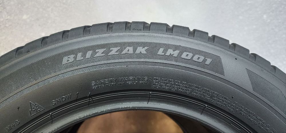 205.60.16 Bridgestone Blizzak LM001 2шт