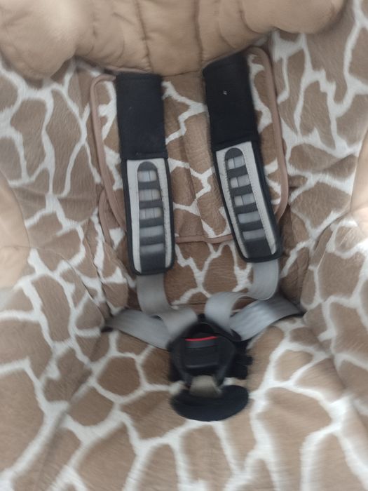 Sprzedam fajny fotelik dla dziecka.