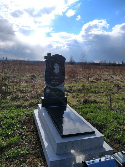 Пам'ятники від виробника LMR