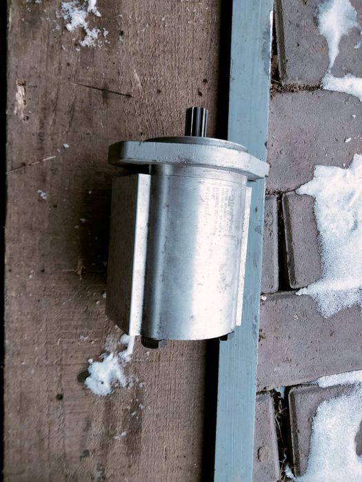 Насос до  навантажувача TOYOTA