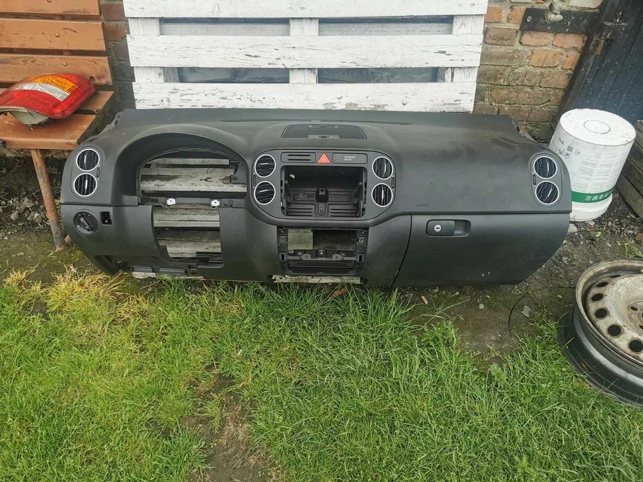 VW GOLF V PLUS deska rozdzielcza konsola kokpit wysyłka