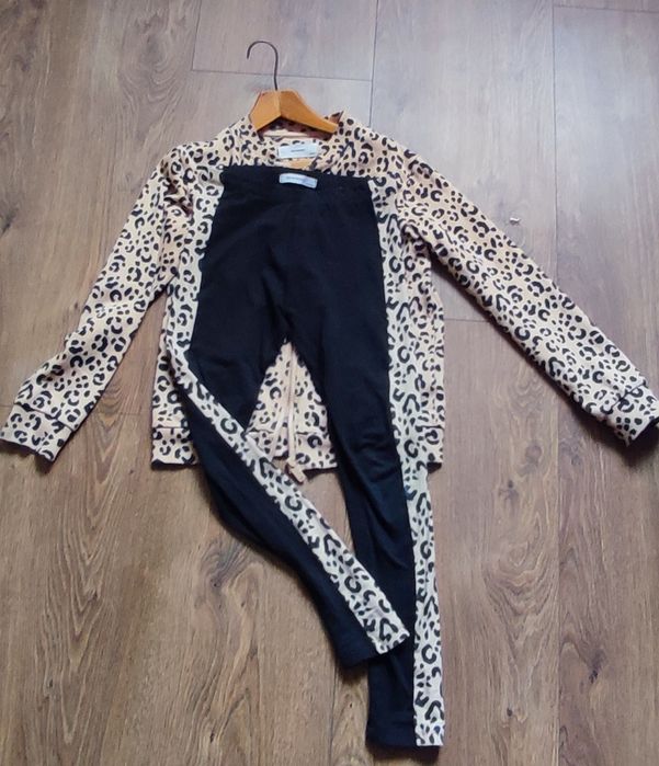 Костюм, світер, штани. Домашній одяг.