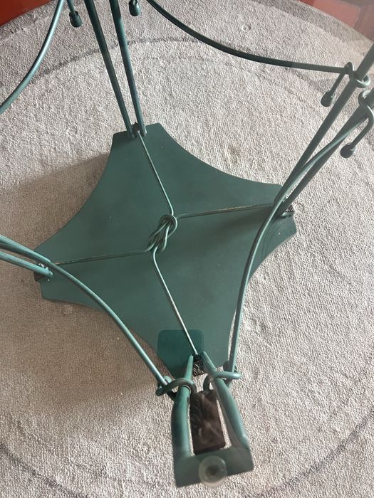 Conjunto Mesa de Vidro e Ferro + 4 Cadeiras – Muito Estimado