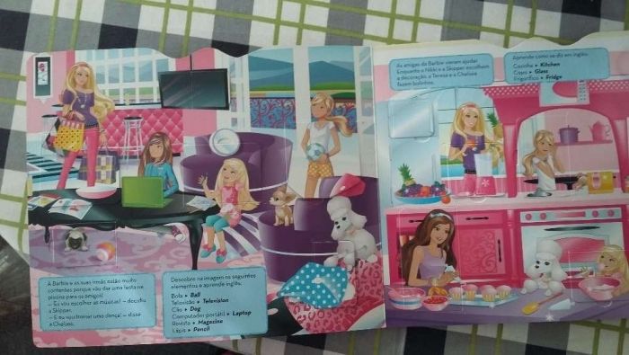 Novo - Livro Uma festa em casa da Barbie'