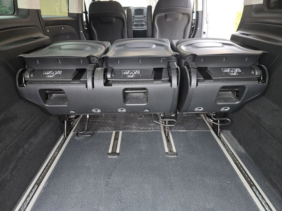 Siedzenia fotel wnętrze  podsufitka boczki kanapa tył vito 447