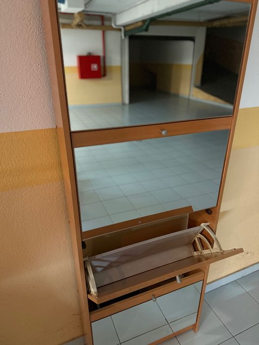 Sapateira com Espelhos