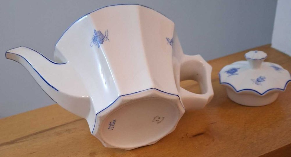 Bule Art Deco em porcelana Coimbra S.P., decoração floral azul
