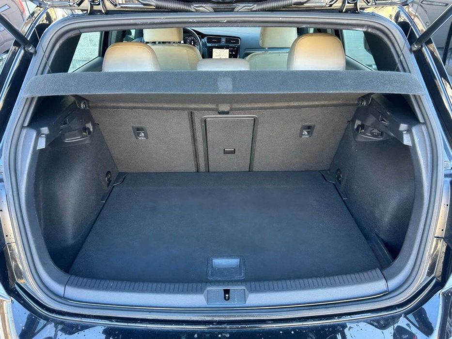 Volkswagen e-Golf SEL Premium      2018