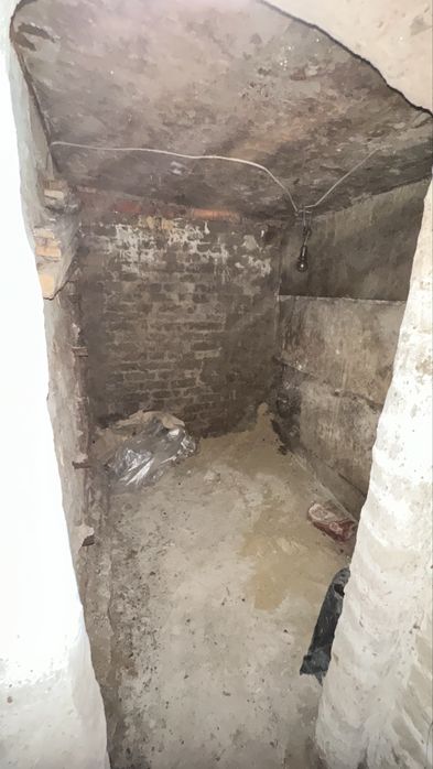 Продам капітальний гараж 25 кв.м. з підвалом на 2 кімнати ГК  ЯКОРЬ м. Індустріальна