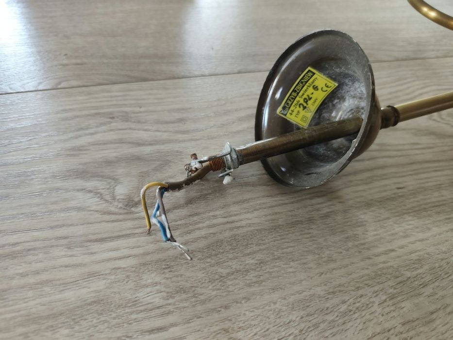 Stary żyrandol lampa