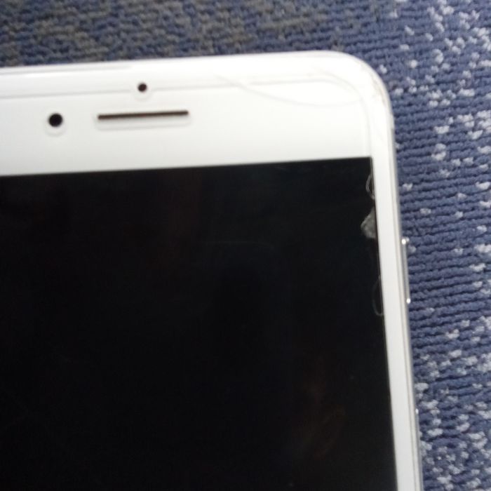 iPhone 7 Plus with some signs of use64297743896707123