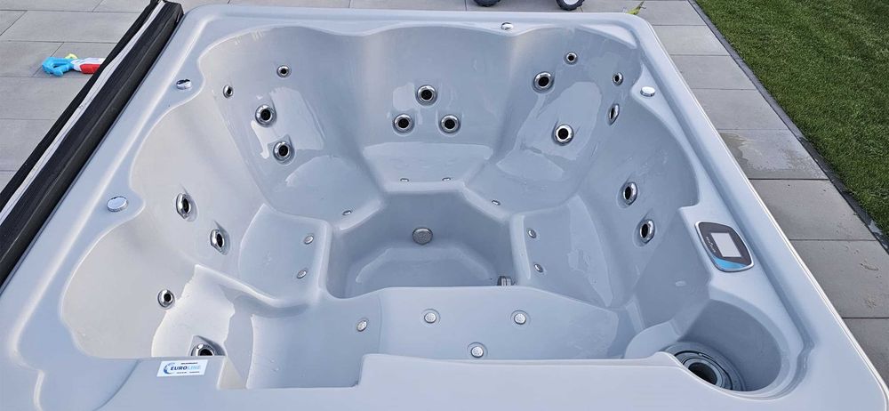 JACUZZI 6 całoroczne SPA jakuzi wanna beczka balia ogrodowa