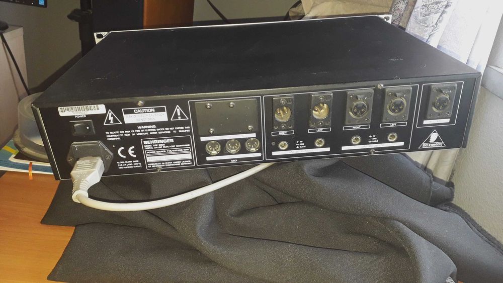 Behringer Ultra-Curve DSP8000 31-Band Graphic Equalizer/RTA