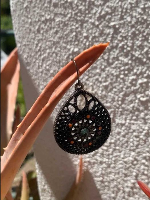Brinco oval, rendilhado, 3,5 cm, rosa e prateado