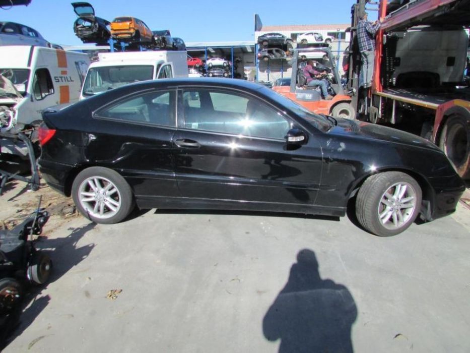 Peças Mercedes C220 2.2 do ano 2003