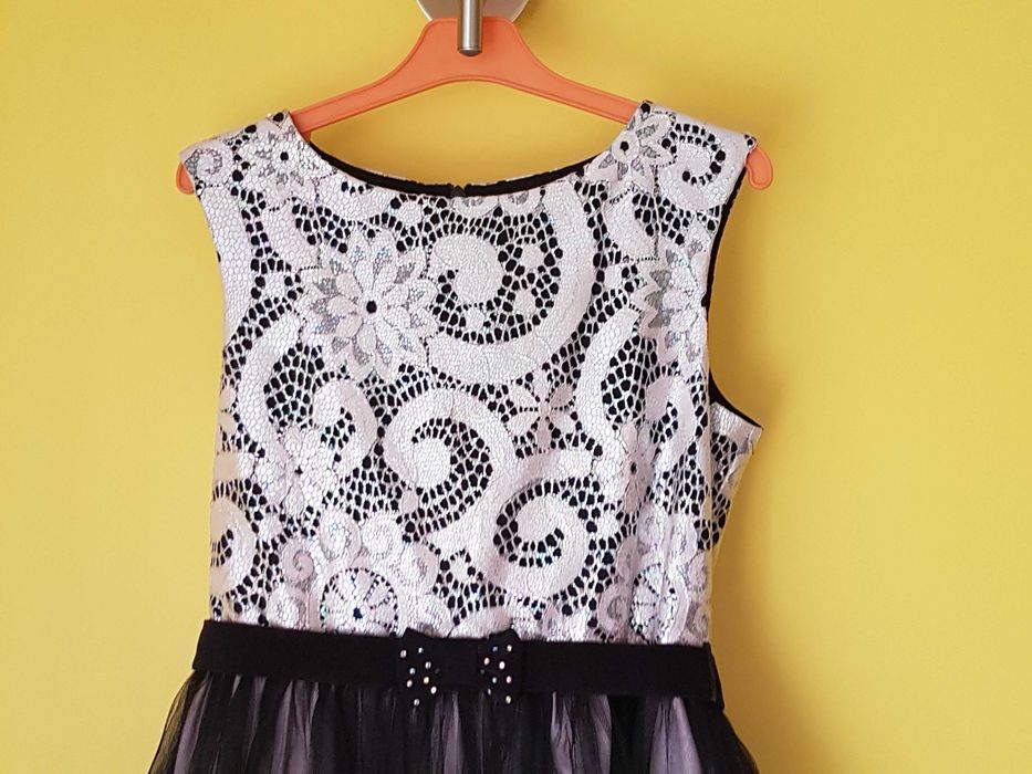 Sprzedam elegancką sukienkę