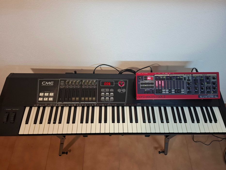 Nord Electro Rack 2 + teclado midi CME UF70
