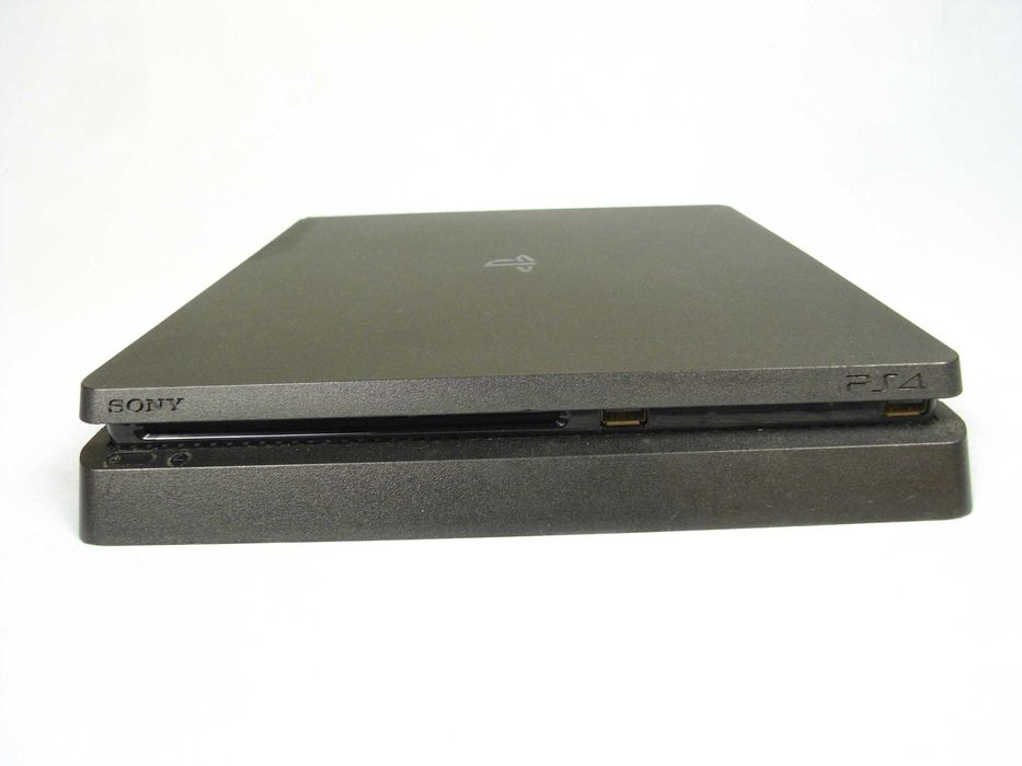 SONY PS4 500 GB Zadbana + Fifa 20