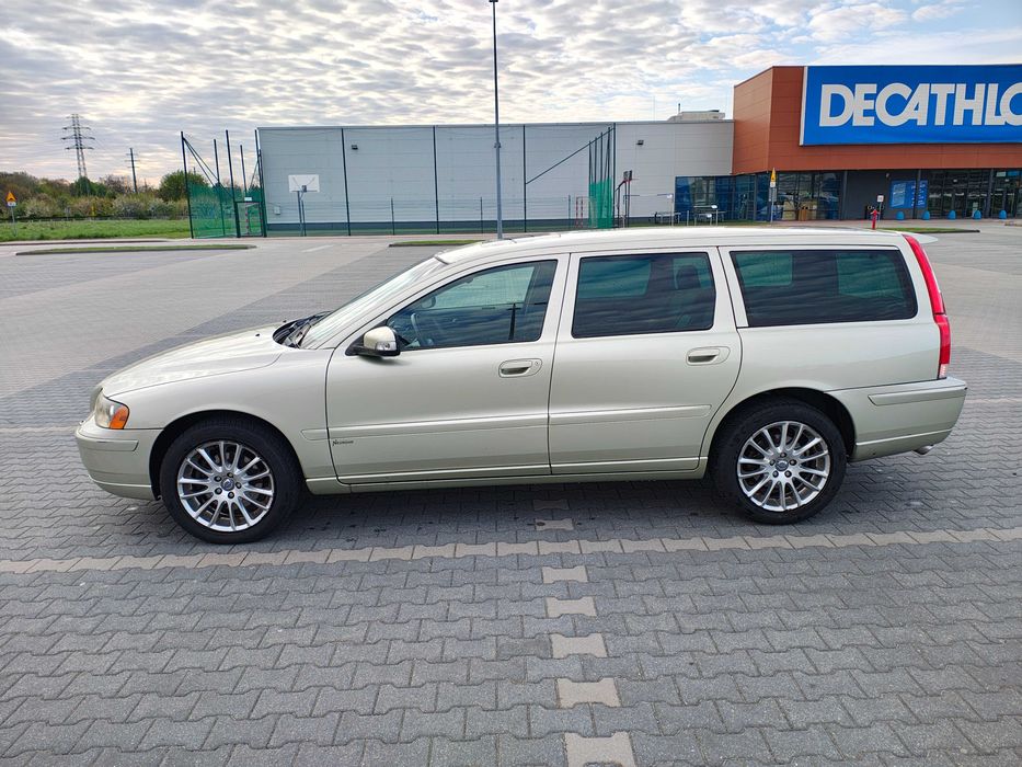 Volvo v70 2006r 2.4 D5 AWD 185km 4x4 Doinwestowany