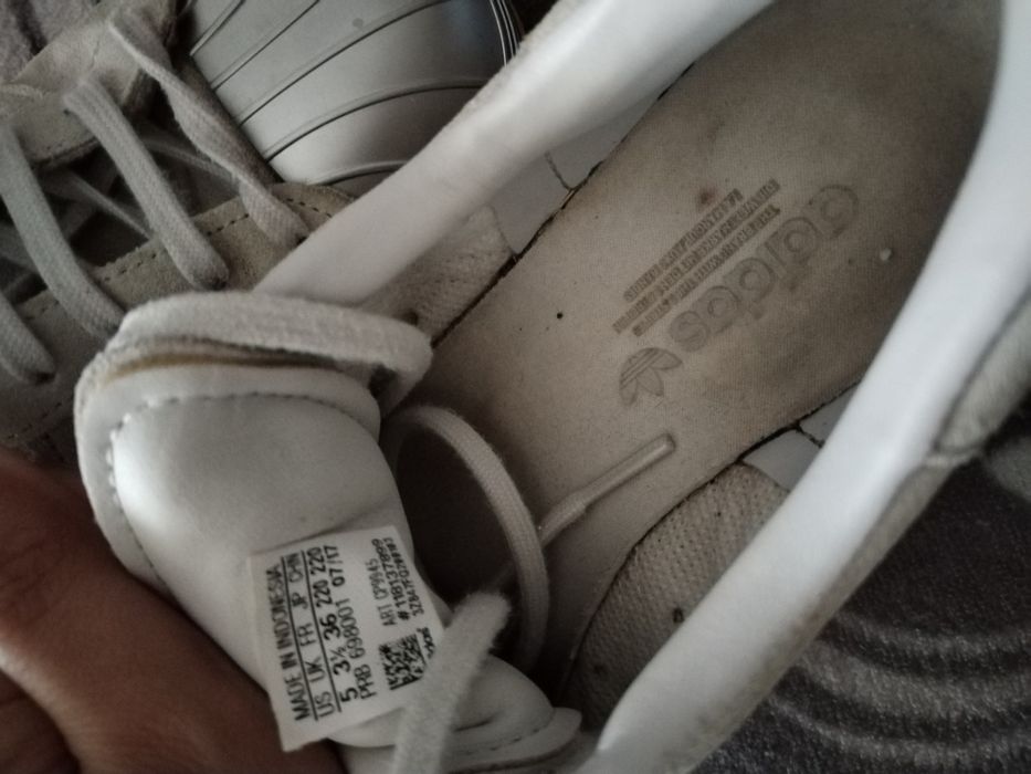 Sapatilhas adidas superstar frente metalica