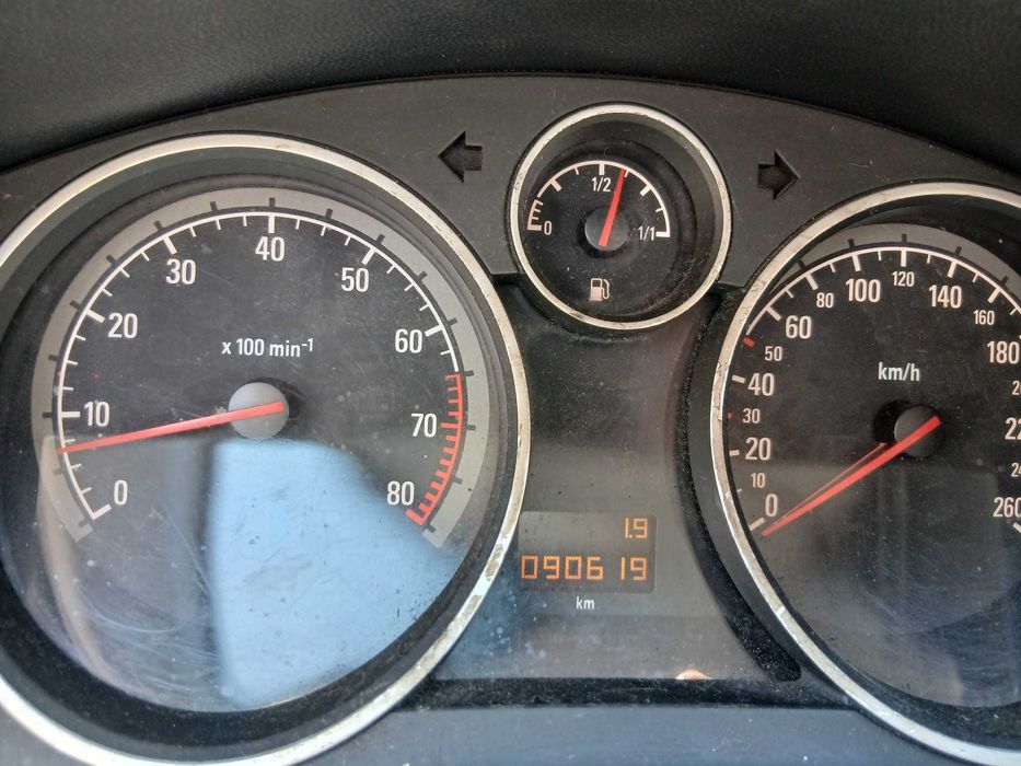 Opel Astra — fotografia 2