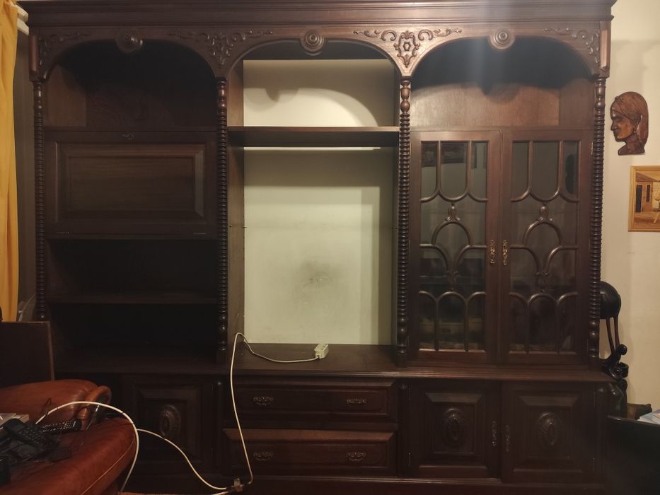 Armário (mogno) em otimas condições